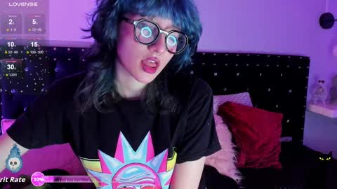 Snapshot of ghosty_doll chatting on October 4, 2:00 pm Allison online show from October 4, 2:00 pm