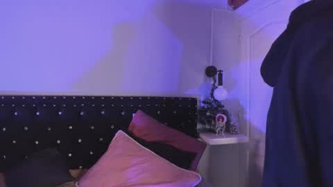 Allison  online show from December 4, 8:31 pm