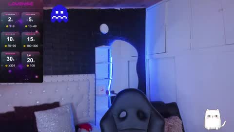 Snapshot of ghosty_doll chatting on February 18, 8:15 pm Allison online show from February 18, 8:15 pm