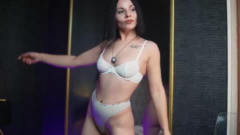  Gia  online show from November 24, 11:40 pm