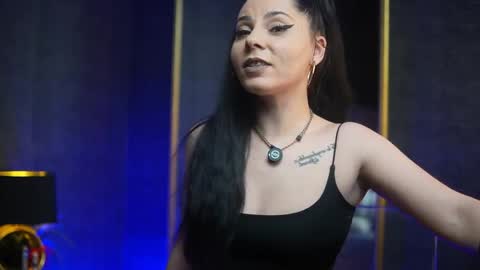  Gia  online show from April 6, 7:26 pm