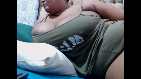 gianttitts online show from March 2, 5:31 pm