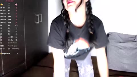 Gigi online show from November 23, 1:19 am