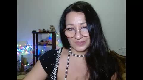 GinaONeon online show from February 21, 9:15 pm