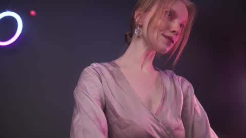        im expecting 350 thumbs up on my altar   online show from January 7, 10:02 pm