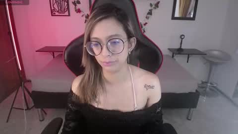 ginny11_ online show from March 20, 12:54 pm