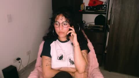 giny_bean online show from May 15, 10:56 pm