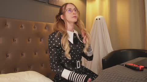 Nikki online show from October 24, 2:02 pm