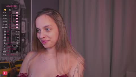 Snapshot of girl_peach_ chatting on October 22, 6:35 pm Kate online show from October 22, 6:35 pm