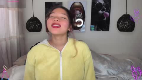  Kylie  online show from February 16, 8:33 pm