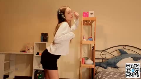 Catalina online show from December 4, 11:23 am