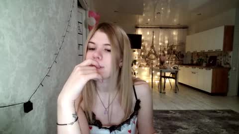  Roxy  online show from December 11, 3:24 am