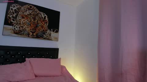 Snapshot of goddess_eli77 chatting on October 10, 1:54 am goddess_eli77 online show from October 10, 1:54 am
