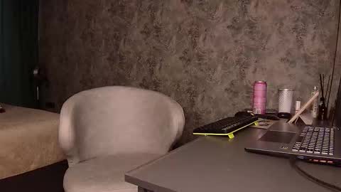 Goddess Elizabeth  NO NUDE  femdom online show from February 10, 6:05 am