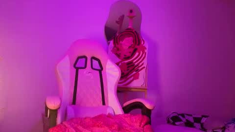 vee online show from February 23, 2:01 am