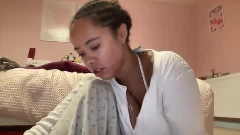 Goddess L online show from May 14, 9:31 pm