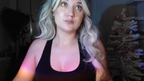 Goddess Emmy online show from December 14, 5:02 am