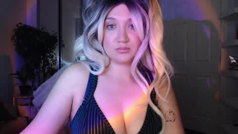 Goddess Emmy online show from February 9, 5:32 am