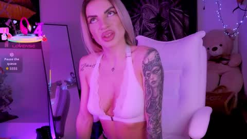 Goddess Nyx online show from April 13, 9:59 pm