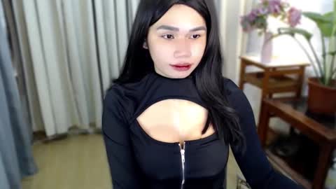 its me GoldenCleo  online show from March 6, 3:18 pm