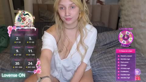 goodgirl0024 online show from February 4, 9:20 pm