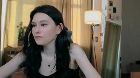 Sarra online show from May 1, 1:36 pm