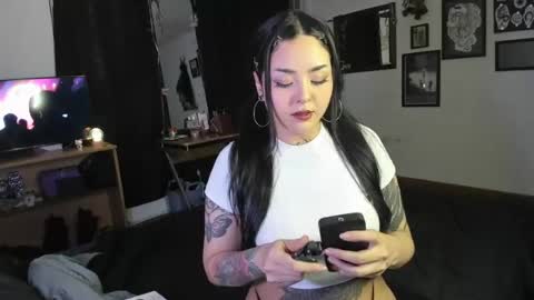 gothdolly16 online show from June 21, 3:32 am