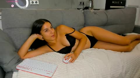 Snapshot of grace_louis chatting on October 22, 2:11 pm grace_louis online show from October 22, 2:11 pm
