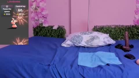 Mi Name is violeta  online show from October 13, 10:01 pm