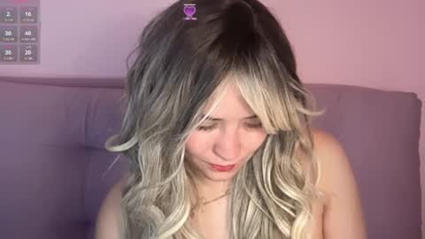 Greeicy online show from December 17, 10:25 pm