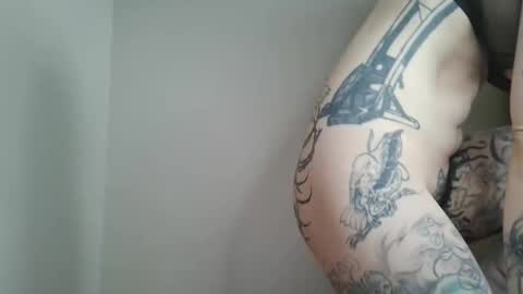 grippy_box online show from September 18, 2:10 am