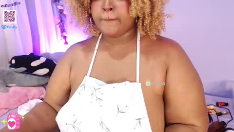 Snapshot of grumosa_velvet chatting on February 22, 3:01 am Grumosa velvet   online show from February 22, 3:01 am