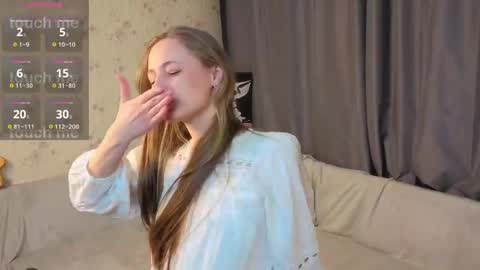 Hello im Hannah online show from March 27, 6:52 pm