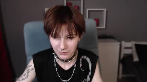 guitarandangell online show from November 12, 5:38 am