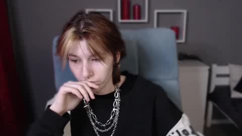 guitarandangell online show from February 7, 5:44 am