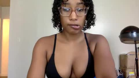 gyalxoxo online show from October 10, 3:39 pm