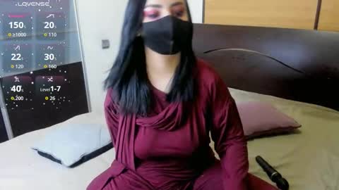 Linda online show from December 15, 3:34 am