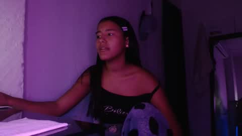 hadesmit1 online show from March 18, 1:38 pm