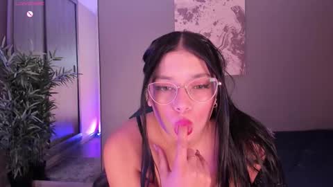 laura online show from March 1, 1:38 am