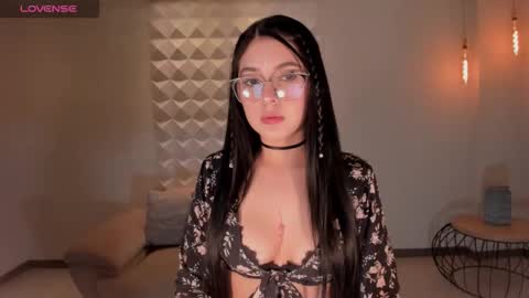 Hailey online show from November 27, 3:04 pm