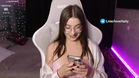 HailyHeavenly online show from November 3, 1:37 pm