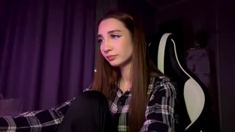 Holly online show from December 1, 9:17 pm