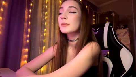 Holly online show from December 17, 7:51 pm