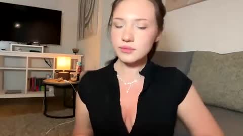 hanahwoods online show from July 2, 2:56 pm