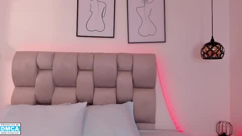 hanna__evans_ online show from March 4, 12:23 pm