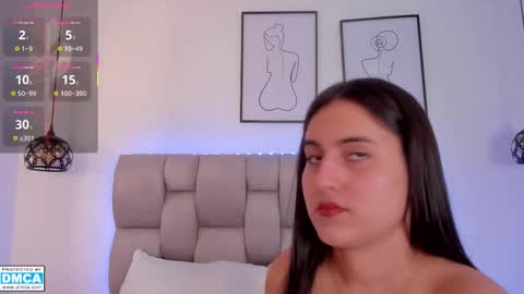 hanna__evans_ online show from March 25, 12:41 pm