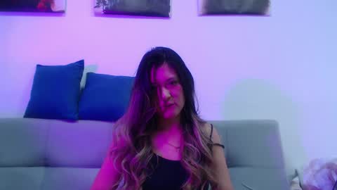 Hanna  online show from April 4, 8:29 pm