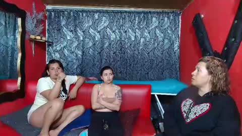 Snapshot of hanna_mature01 chatting on February 12, 12:27 am Hanna online show from February 12, 12:27 am