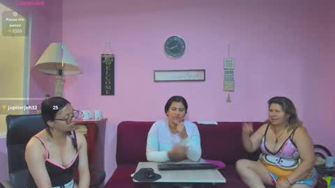 Snapshot of hanna_mature01 chatting on October 4, 1:06 pm Hanna online show from October 4, 1:06 pm