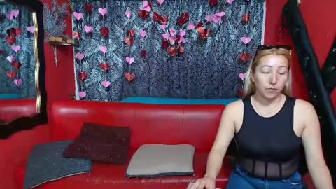 Snapshot of hanna_mature01 chatting on February 22, 11:35 am Hanna online show from February 22, 11:35 am